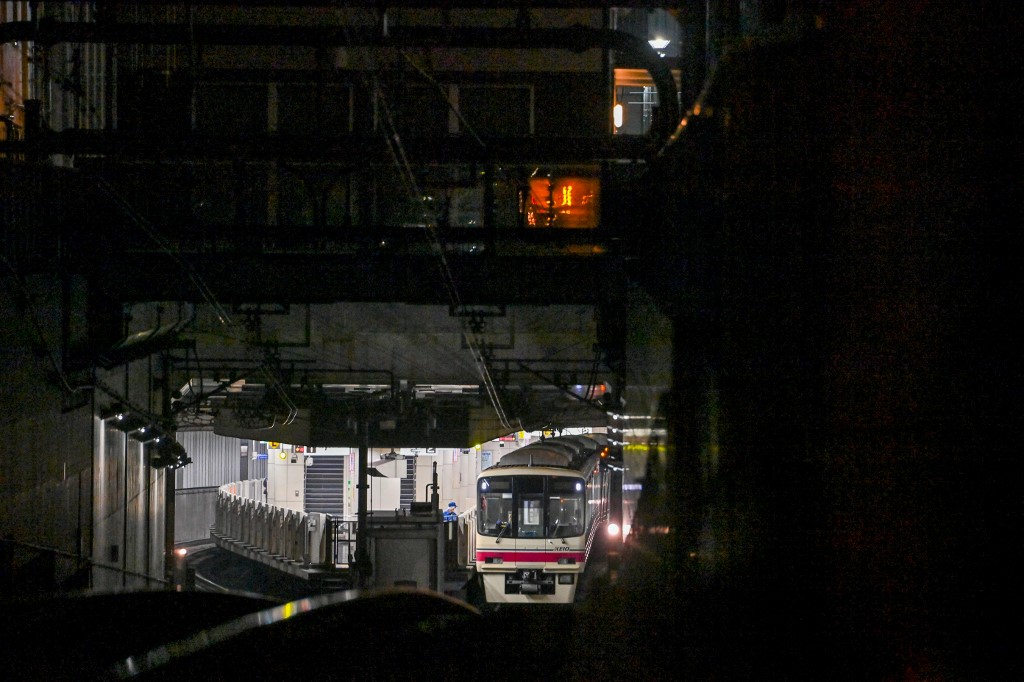 Un hombre disfrazado del Joker apuñala a varias personas en un tren de Tokio