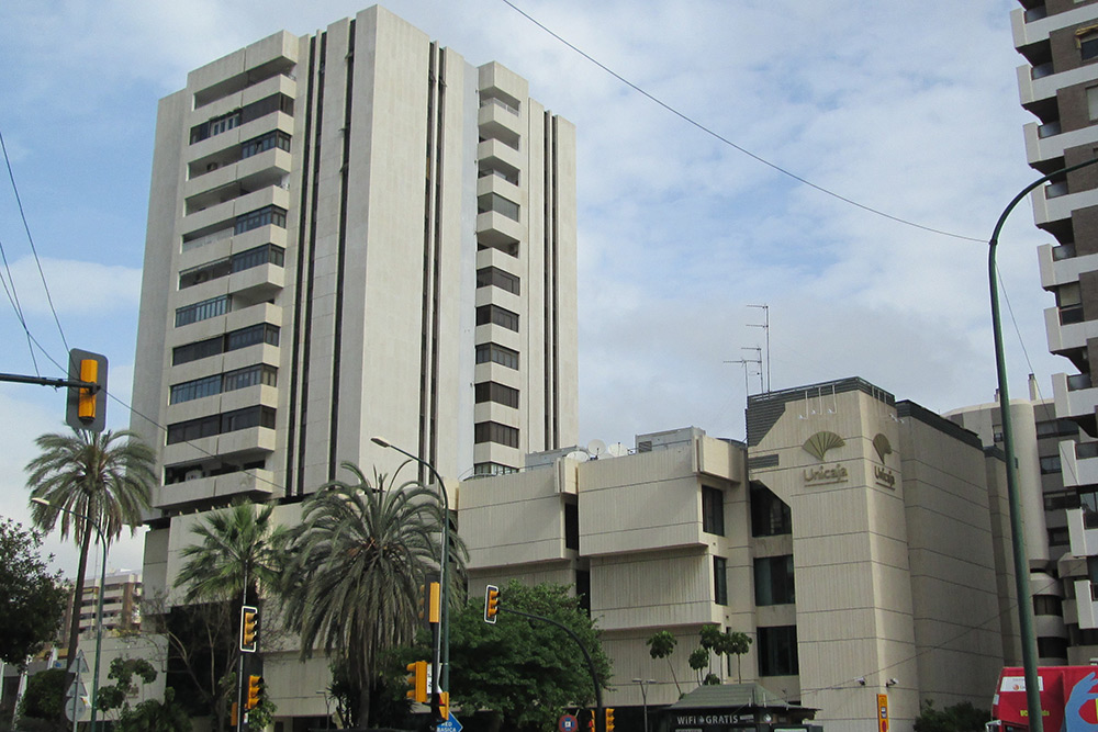 Unicaja Banco plantea la salida del 15% de su plantilla