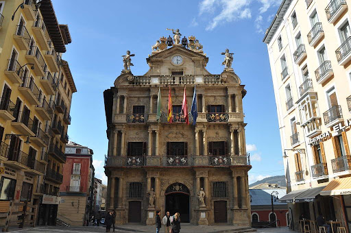 Tres terremotos en media hora sacuden la noche en Pamplona