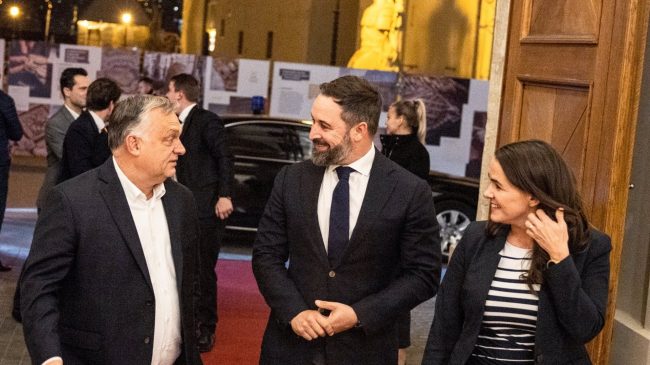 Abascal constata su «sintonía» con Orban en Hungría y el apoyo de Vox a Polonia