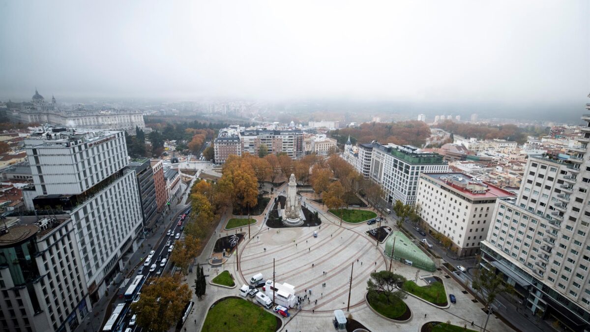 La nueva Plaza de España se descubre ante los madrileños tras dos años y medio de obras