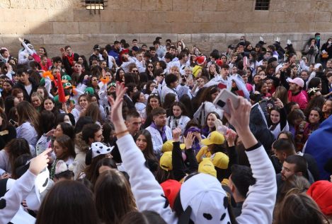 Un millar de estudiantes salen al centro de Salamanca sin medidas de seguridad