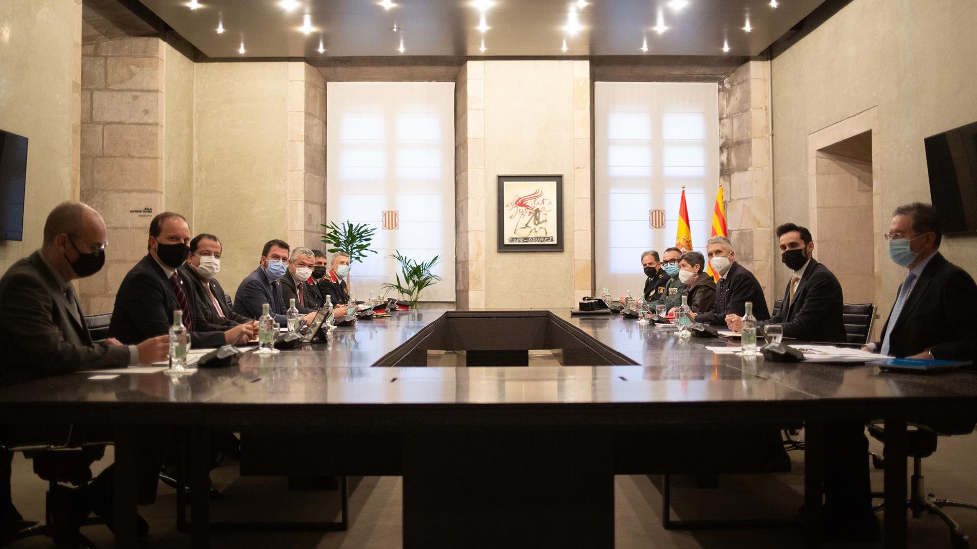 Gobierno y Generalitat de Cataluña pactan que los Mossos puedan desarrollar vigilancia transfronteriza