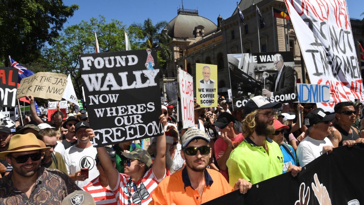(VÍDEO) Miles de australianos protestan en contra de la vacunación obligatoria y las restricciones exigiendo «libertad»