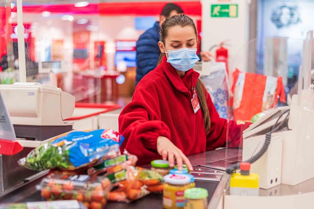 Supermercados Dia necesita personal para sus tiendas, con ofertas en  Sevilla y Málaga