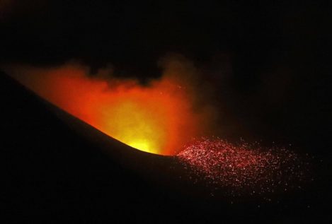 Los expertos afirman que no hay datos científicos que indiquen que vaya a terminar la erupción