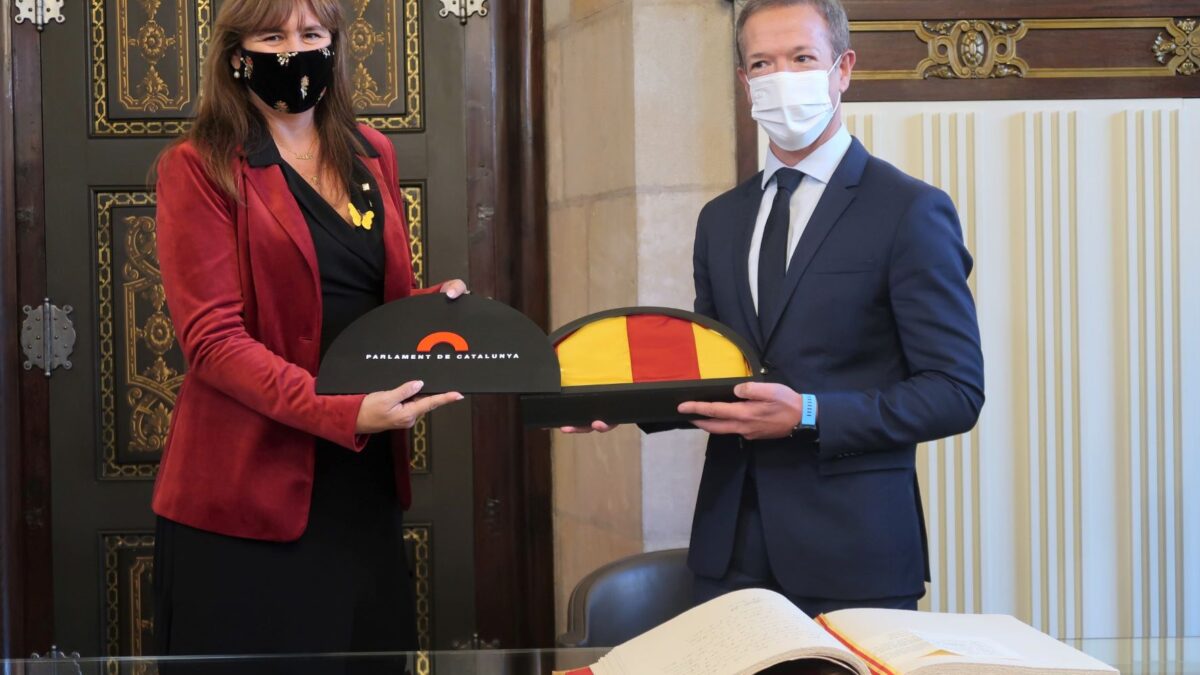 El ridículo de Laura Borràs ante el presidente del Senado