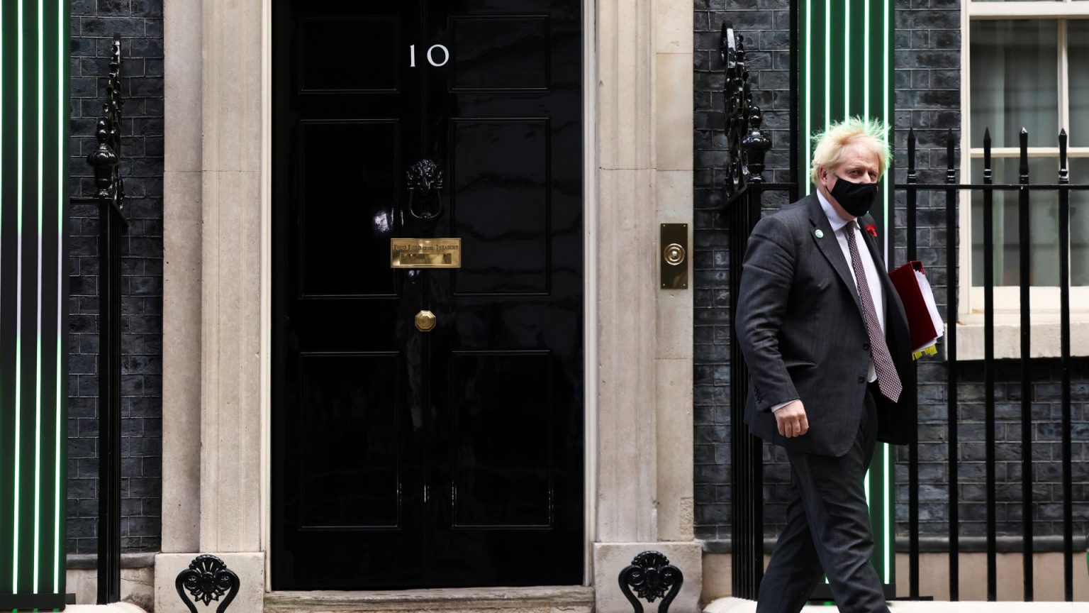 Boris Johnson vuelve a amenazar con romper el protocolo de Irlanda del Norte
