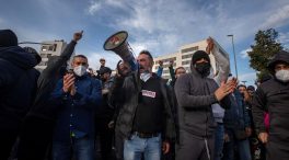 Vox cambia el discurso y apoya la reindustrialización de Cádiz en plena huelga