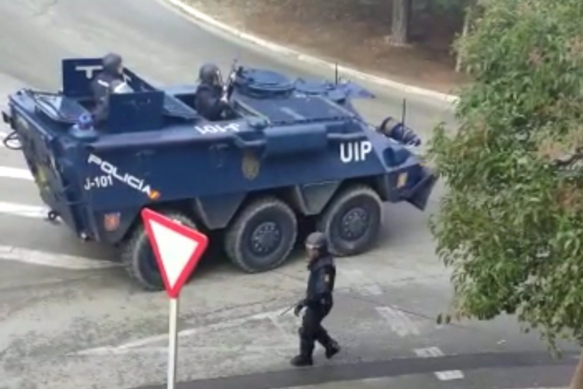La Policía regulará con un protocolo el uso de la tanqueta tras la polémica en Cádiz
