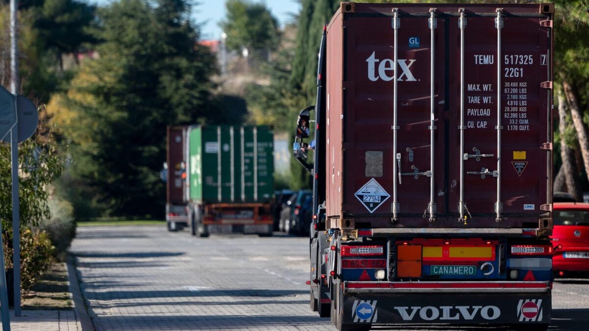 El Gobierno se reúne este viernes con los transportistas para evitar el cierre patronal