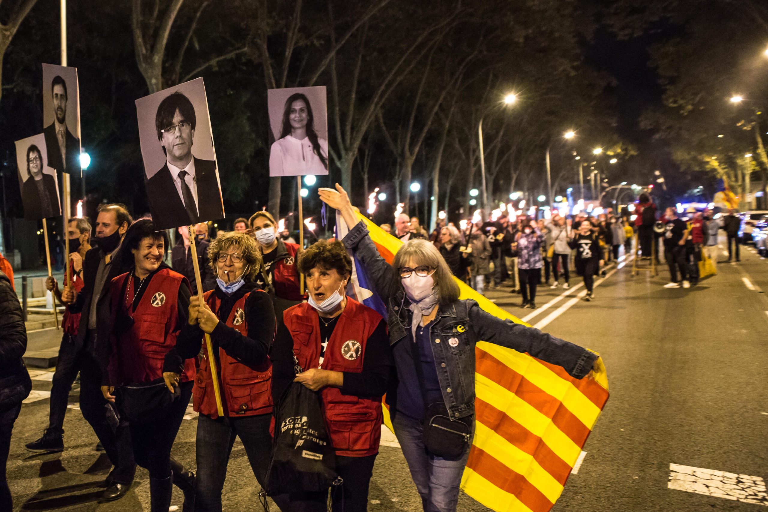 La Generalitat acosa a alumnos y profesores