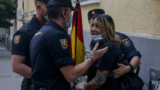 La líder de Hogar Social, condenada a pagar 630€ por no identificarse ante la Policía