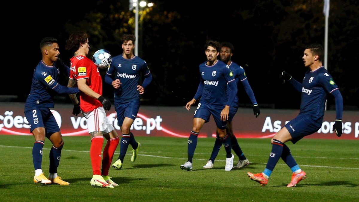 Portugal detecta 13 casos de la variante ómicron en jugadores del Belenenses