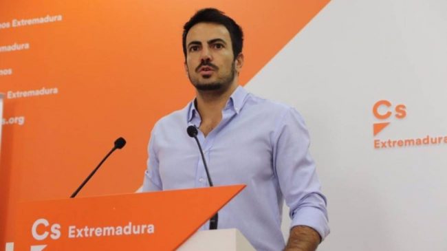 El líder de Cs Extremadura oculta una vivienda en Mérida para cobrar dietas del Parlamento