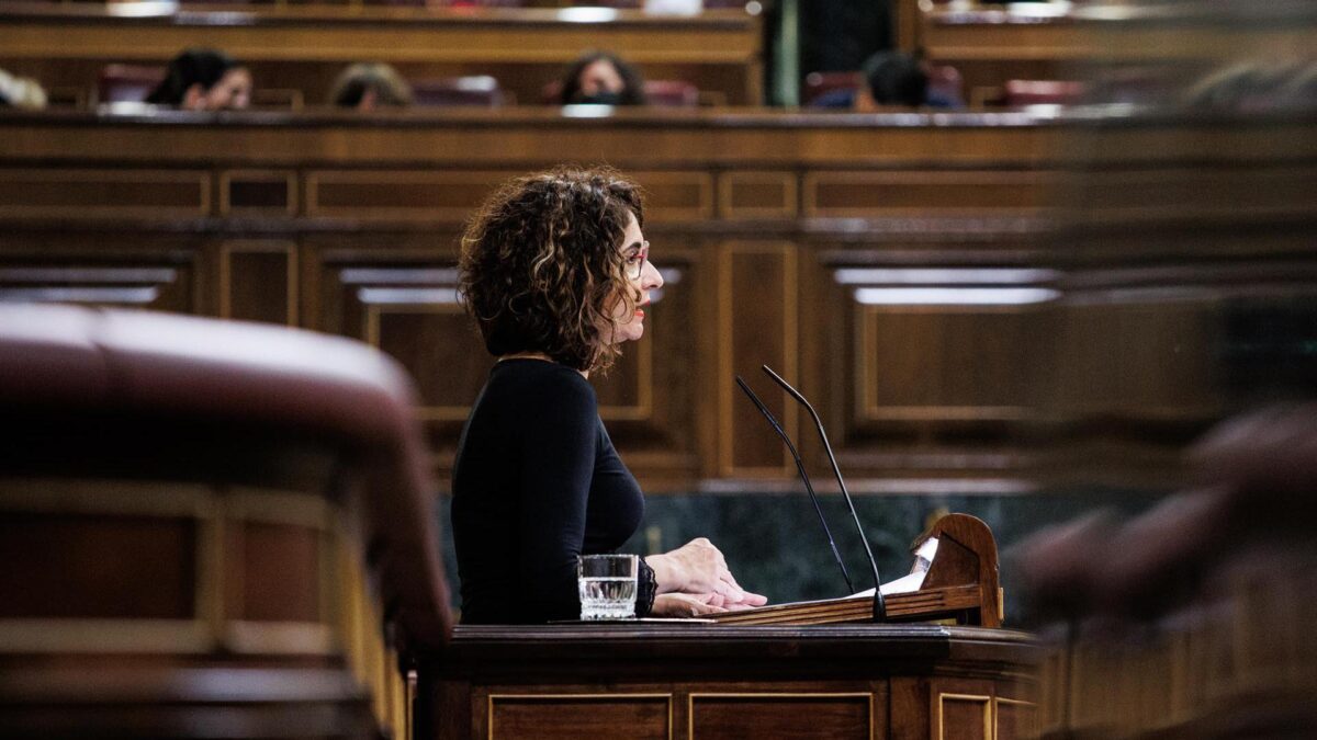 Maria Jesús Montero niega que Bildu sea un socio prioritario y defiende que el PNV es el que da estabilidad al Gobierno