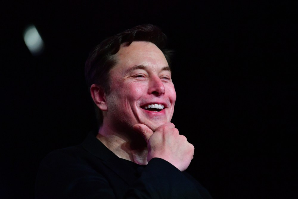Elon Musk vende 6.900 millones de dólares de acciones de Tesla