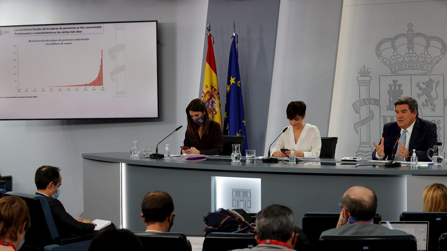 La preocupación del PSOE por las encuestas obliga a Sánchez a duplicar los consejos de ministros