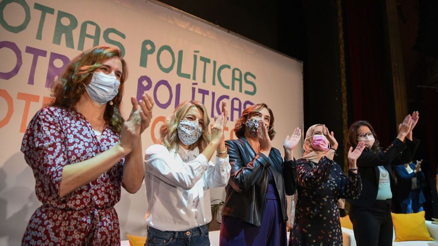 (VÍDEO) Una mujer del público interrumpe a Yolanda Díaz en un acto en Valencia: «¡Totalitarios!»