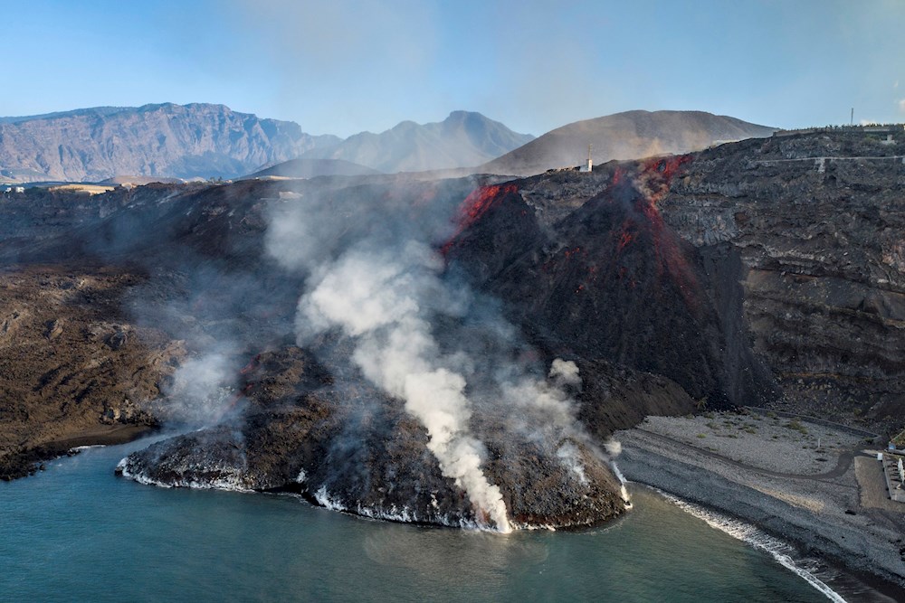 Repunta la sismicidad y la emisión de dióxido de azufre del volcán de La Palma