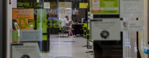 El cierre de oficinas bancarias castiga más a Tarragona, Barcelona, Gerona y Valladolid