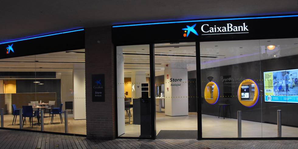 El 80% de los clientes de la antigua Bankia pagan más comisiones con Caixabank
