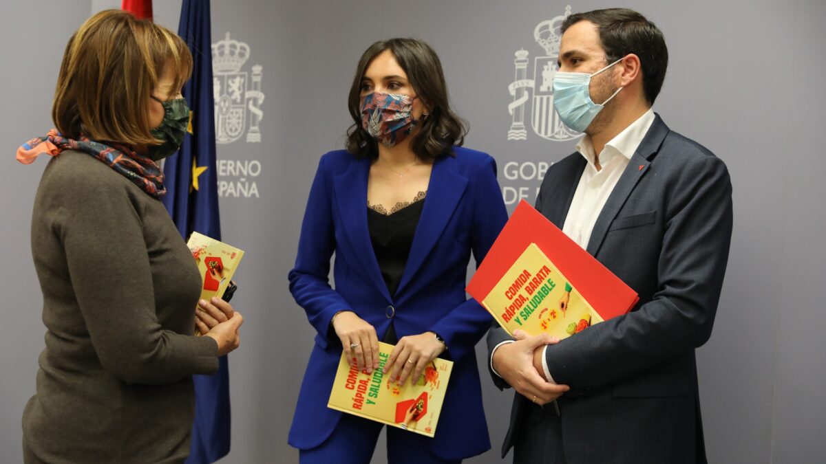 Consumo publica un recetario para «cambiar los hábitos» de los españoles