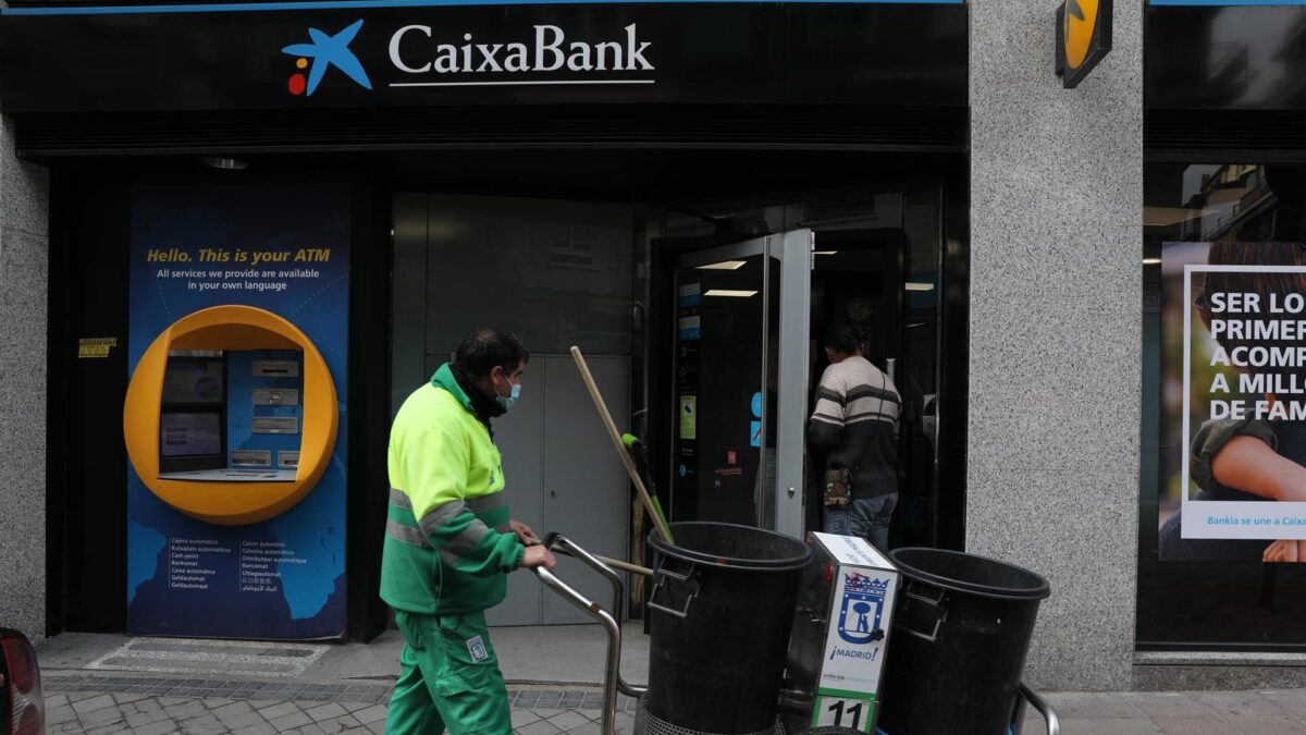 Los ERE de banca reciben una demanda masiva por las buenas condiciones y la desmotivación de las plantillas