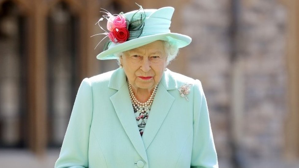(VÍDEO) Barbados reemplaza a Isabel II como jefa de Estado y pasa a ser una república