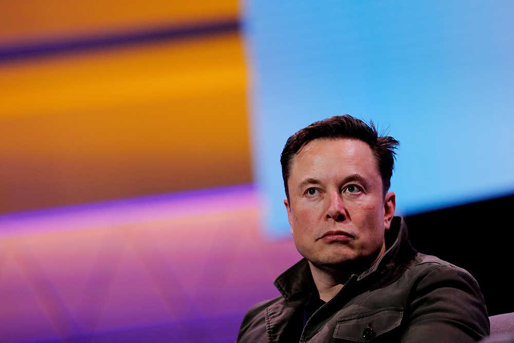 Elon Musk vende otros 600 millones de euros en acciones de Tesla