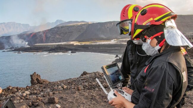 (VÍDEO) La lava del volcán de La Palma llega al mar por un tercer punto