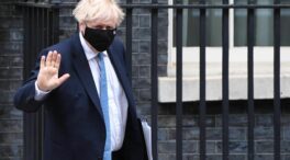 Inglaterra reintroduce las mascarillas en interiores ante la variante ómicron