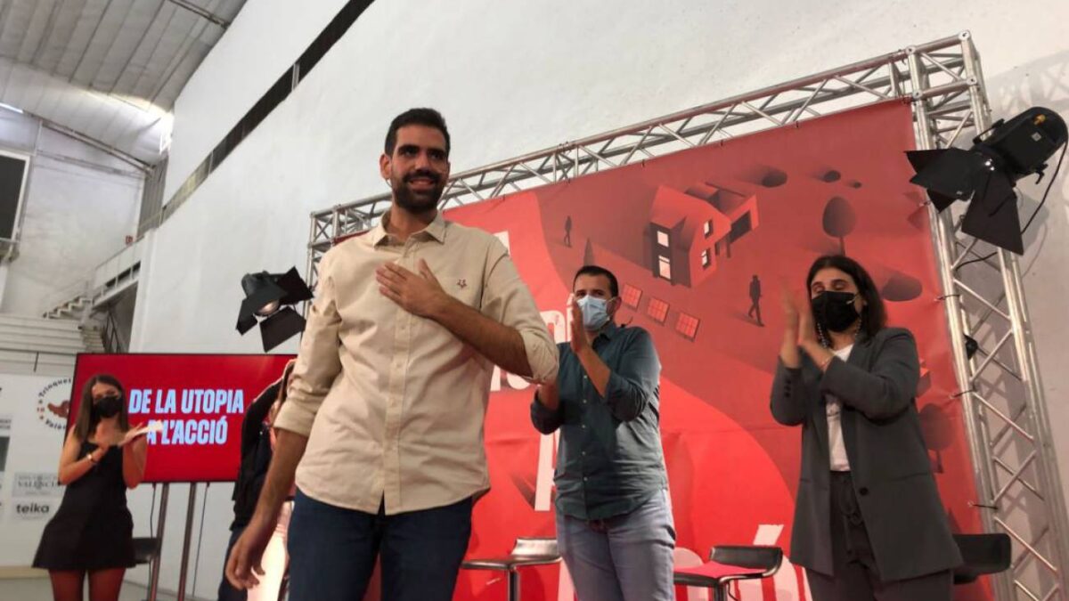 El socialismo se encalla en su ataque a la Transición: sus juventudes piden «abrir el melón» para implantar la república
