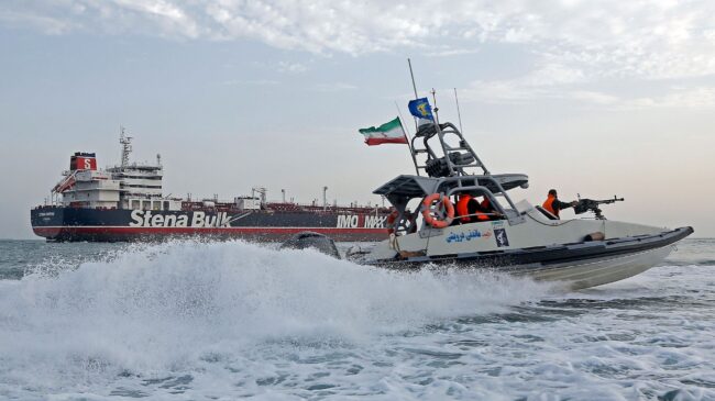 Irán acusa a EE.UU. de tratar de secuestrar un petrolero en el mar de Omán