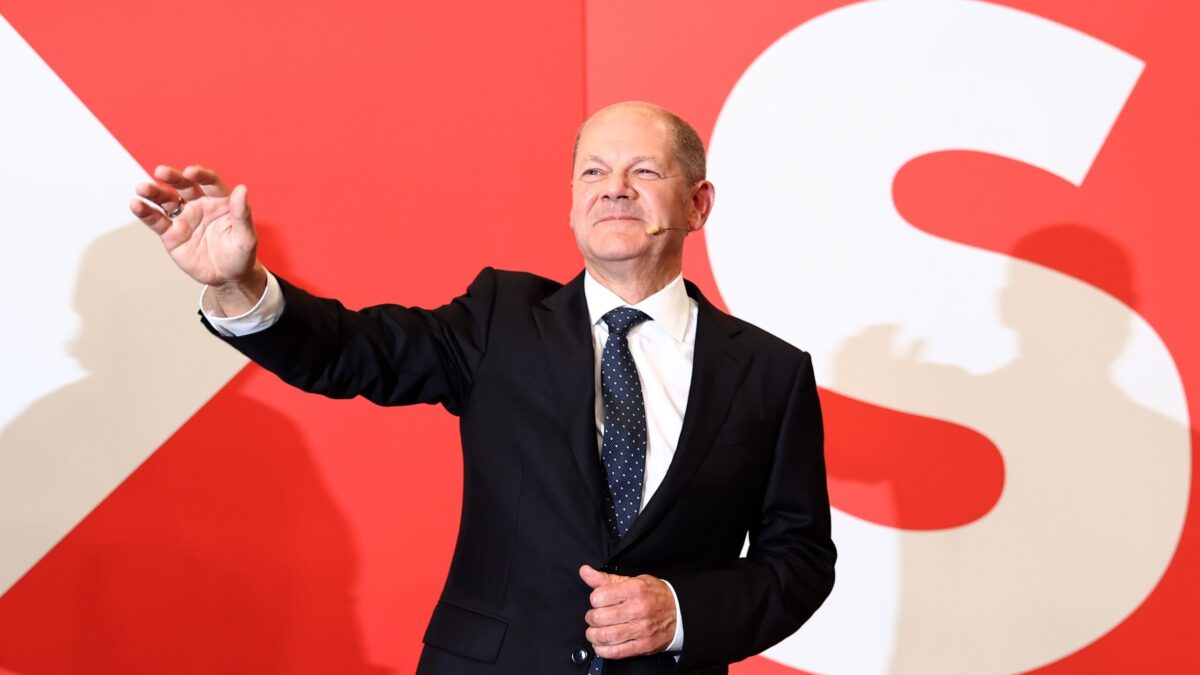 Scholz anuncia su pacto de coalición con verdes y liberales, el primer Gobierno tripartito de Alemania