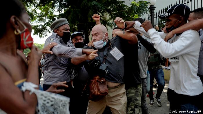Represión del Gobierno cubano: advierten de la presencia de civiles armados en vísperas de las protestas del 15N