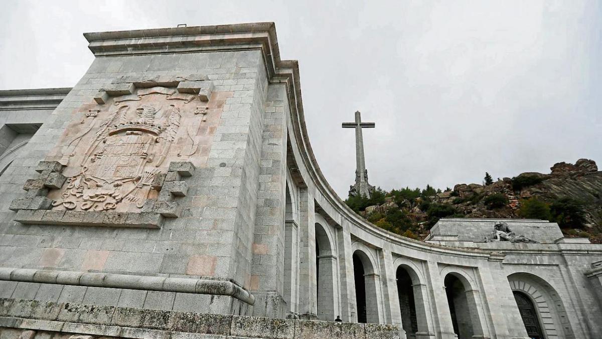 Un juzgado de Madrid paraliza la licencia para las exhumaciones en el Valle de los Caídos