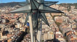 (FOTOGALERÍA) La Sagrada Familia corona la torre de María con una gran estrella luminosa