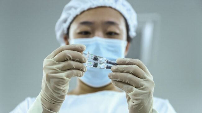 China avanza en aprobar su primer fármaco contra el coronavirus basado en anticuerpos