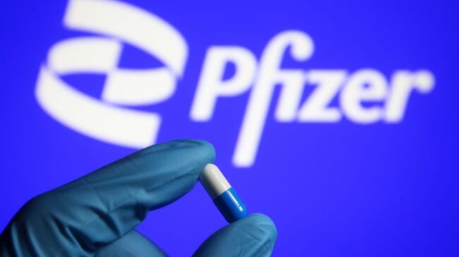 Pfizer afirma que su nueva píldora reduce en casi un 90% el riesgo de muerte por covid-19