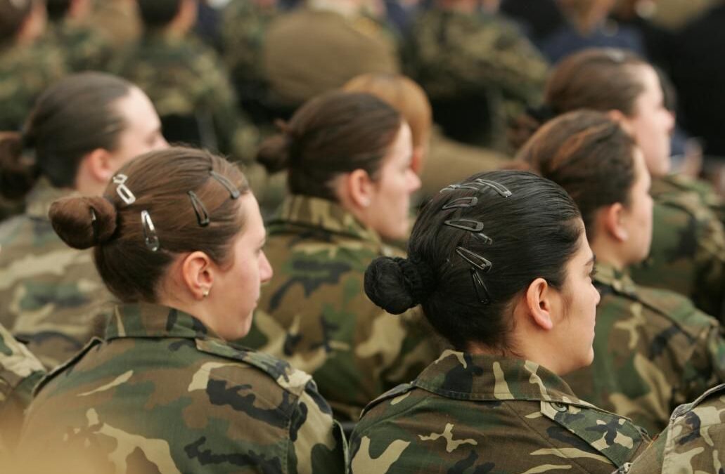 Mujeres militares rechazan las cuotas de género en las Fuerzas Armadas