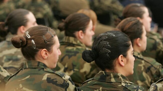 Mujeres militares rechazan las cuotas de género en las Fuerzas Armadas