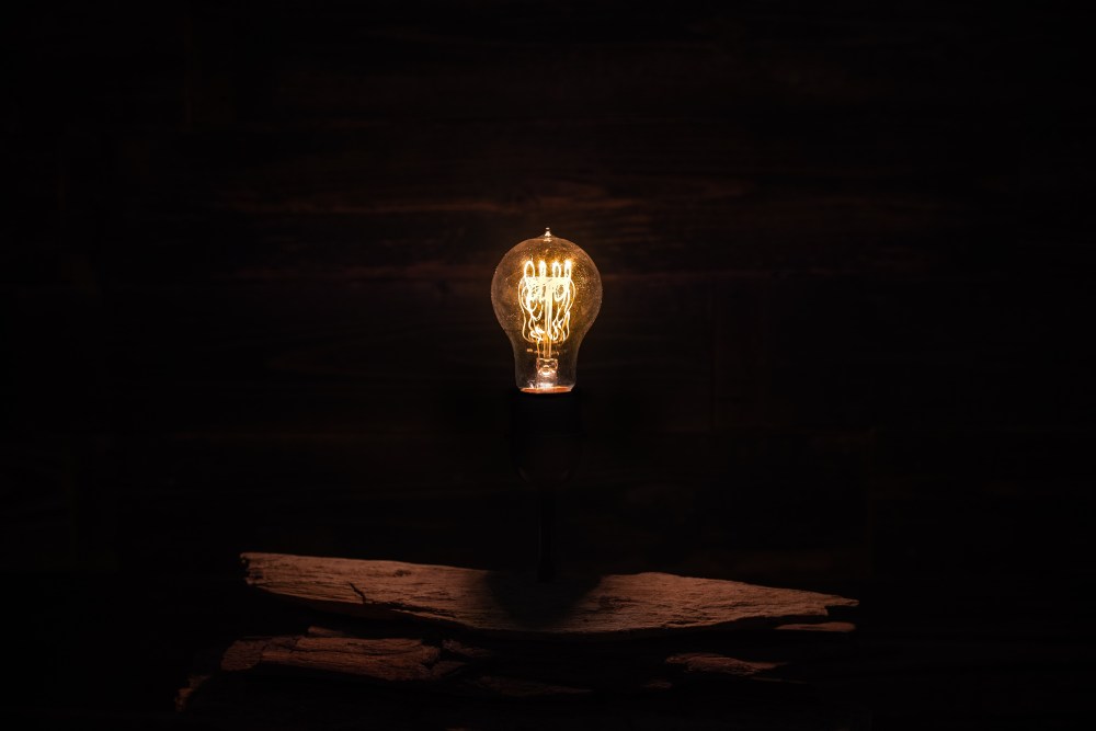 El precio de la luz bajará este domingo un 1,43 %
