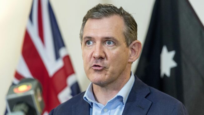 (VÍDEO) Las polémicas palabras del primer ministro del Territorio del Norte (Australia): "Si estás en contra de la orden eres un antivacunas"