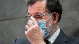 Rajoy carga en su libro contra el «nacional-populismo» de Vox y la España vaciada