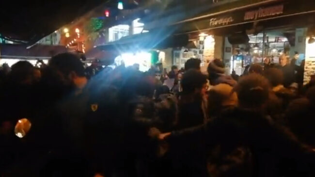 (VÍDEO) Cerca de 50 detenidos en Estambul durante varias protestas por la situación económica en Turquía