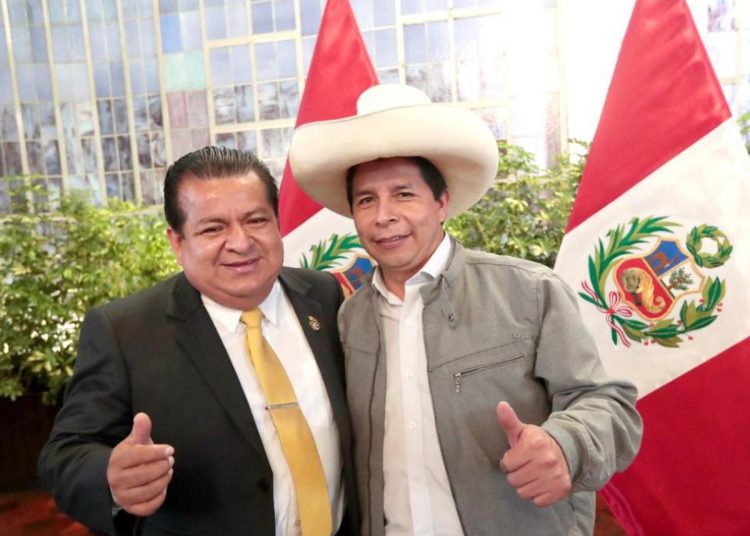 Dimite el secretario general del presidente peruano Castillo tras ser investigado por corrupción