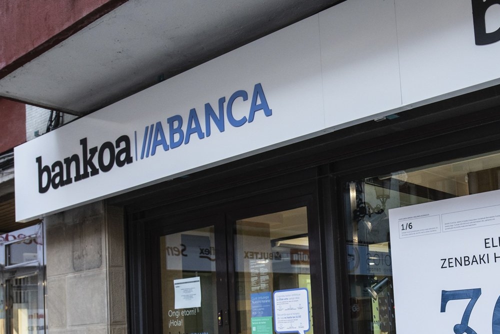 Abanca se suma a la oleada de despidos   tras integrar Bankoa y Novo Banco