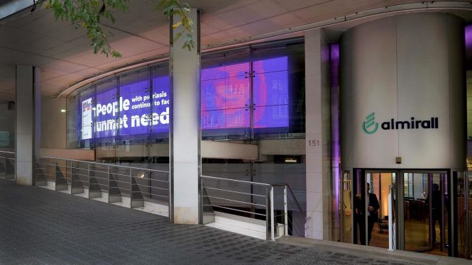 Almirall perdió 39,4 millones hasta septiembre, pero elevó las ventas de su negocio 'core'