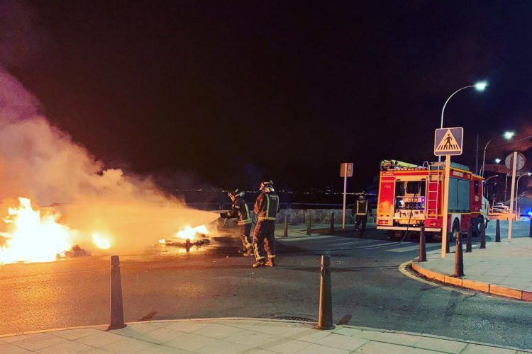 Sigue el vandalismo en Ceuta: más vehículos y contenedores quemados